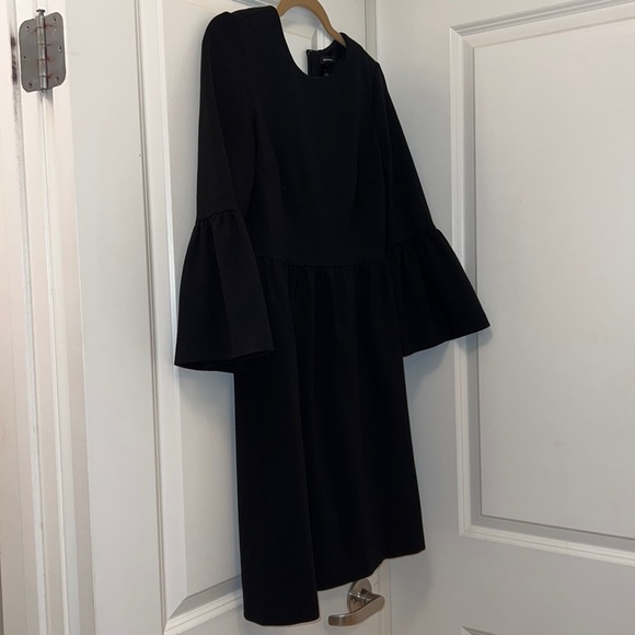 Club monaco classy dress. Good for office days - Picture 9 of 9